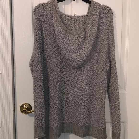 High low sweater with hood - Picture 4 of 4